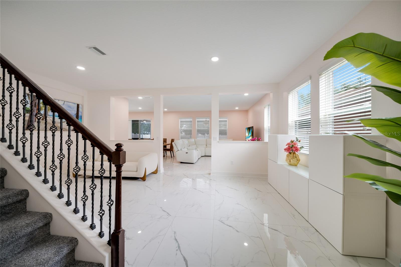 Listing Image #9