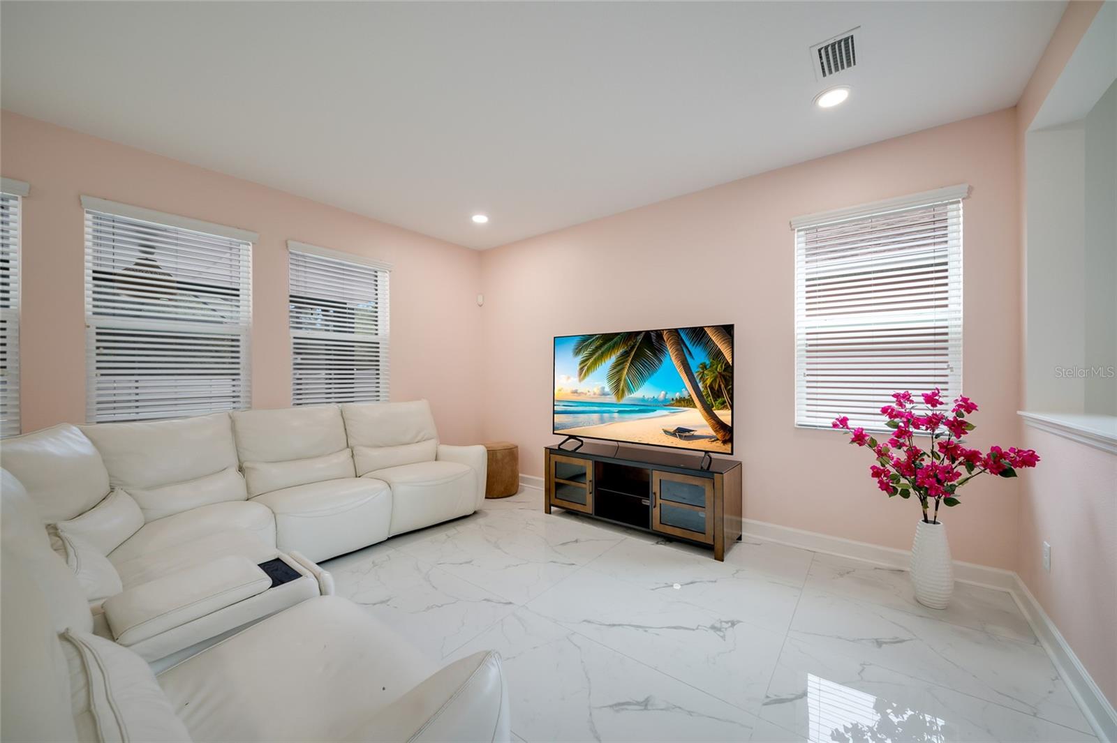 Listing Image #13