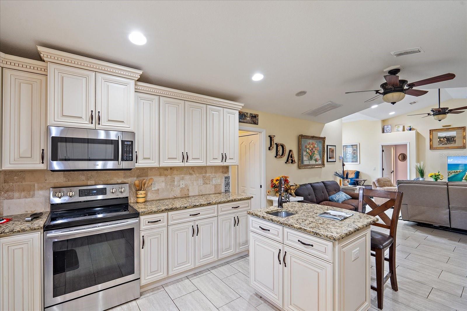 Listing Image #9