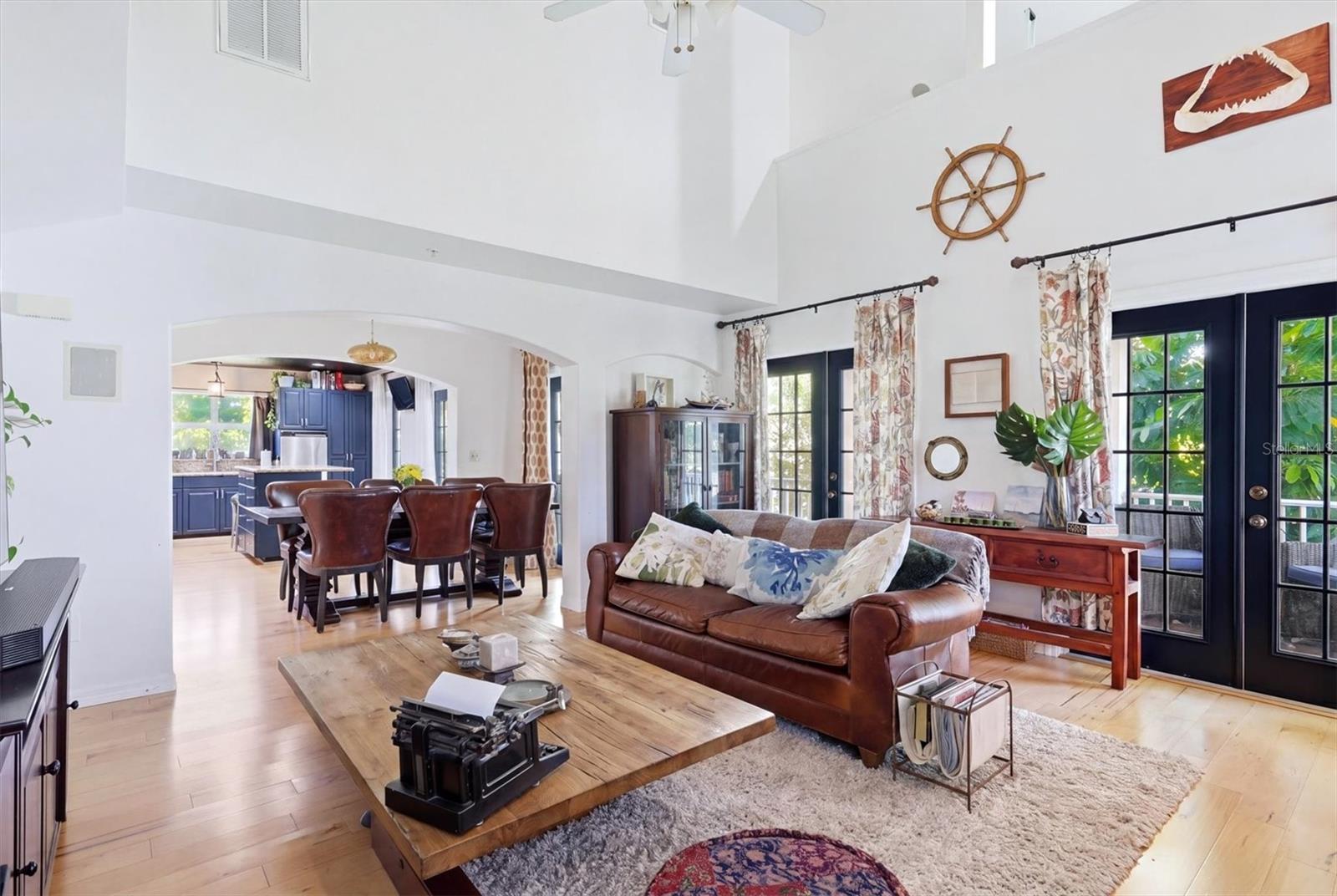 Listing Image #11