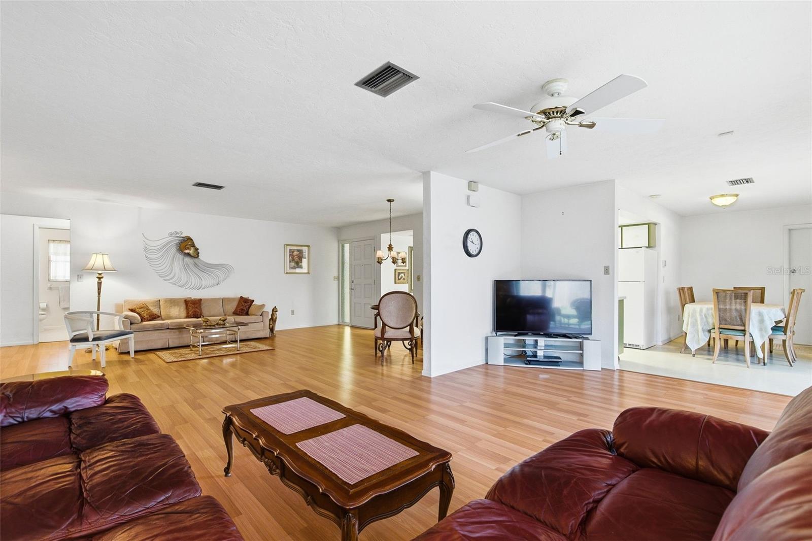 Listing Image #12