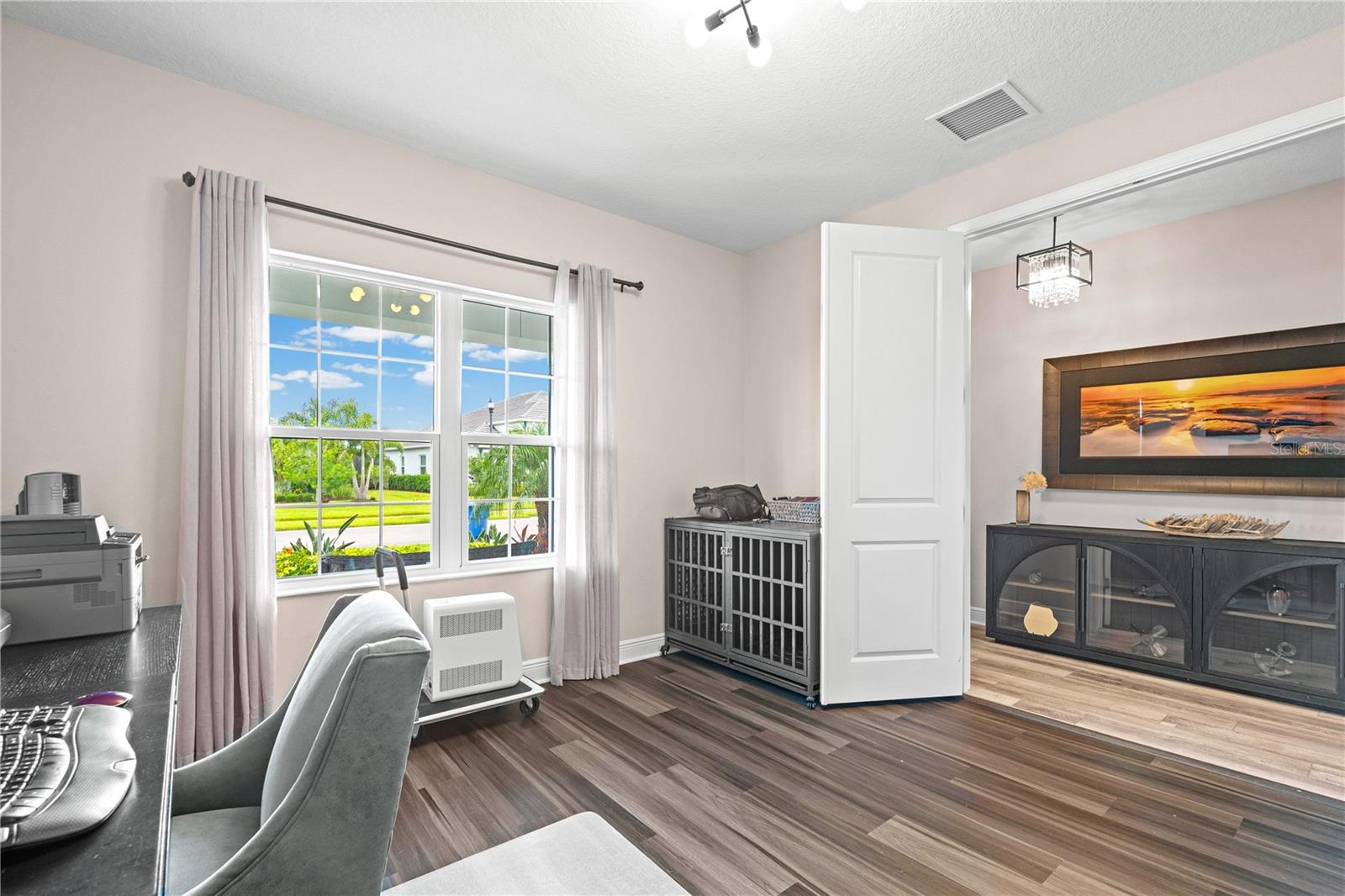 Listing Image #11