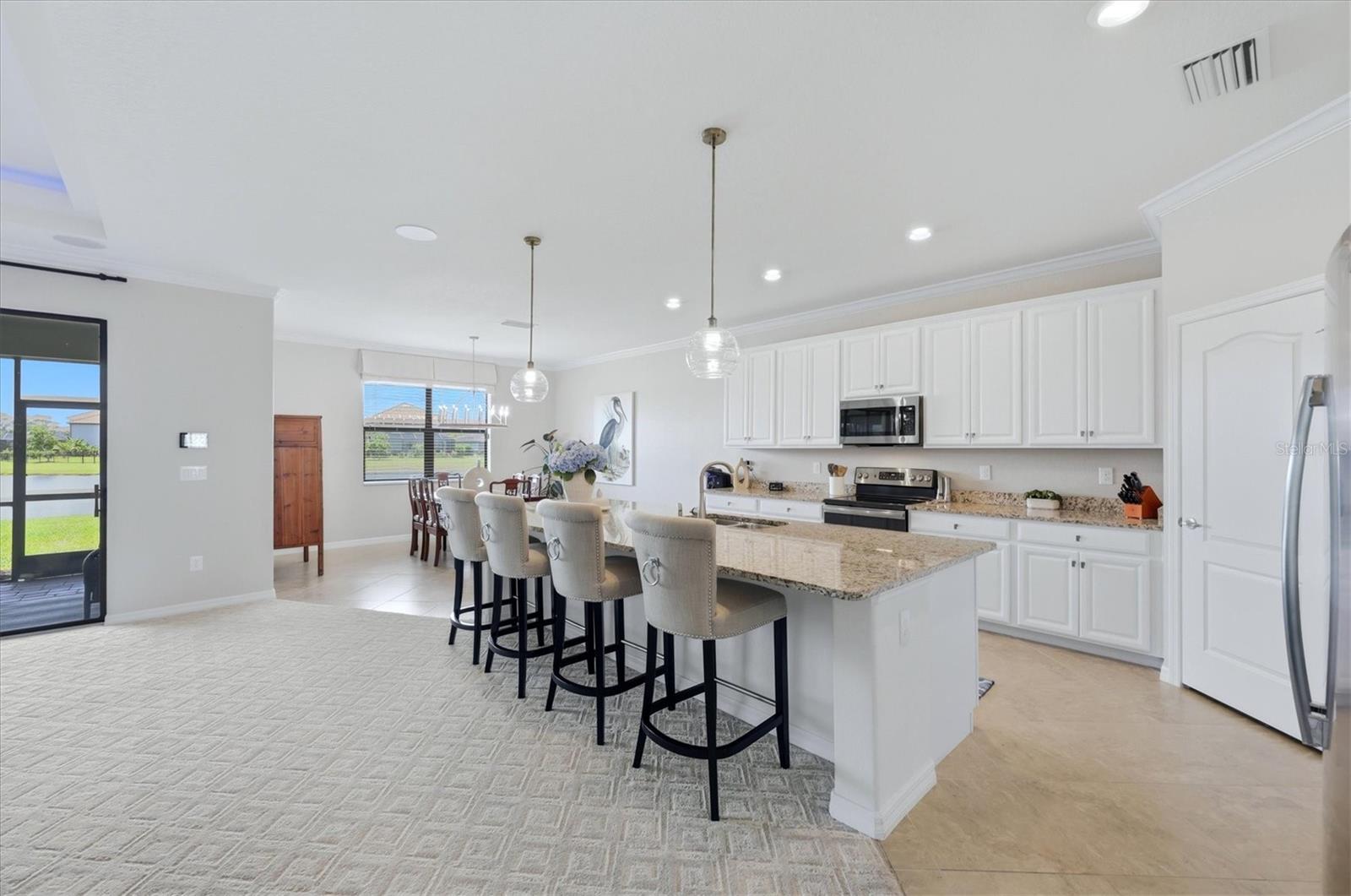 Listing Image #10