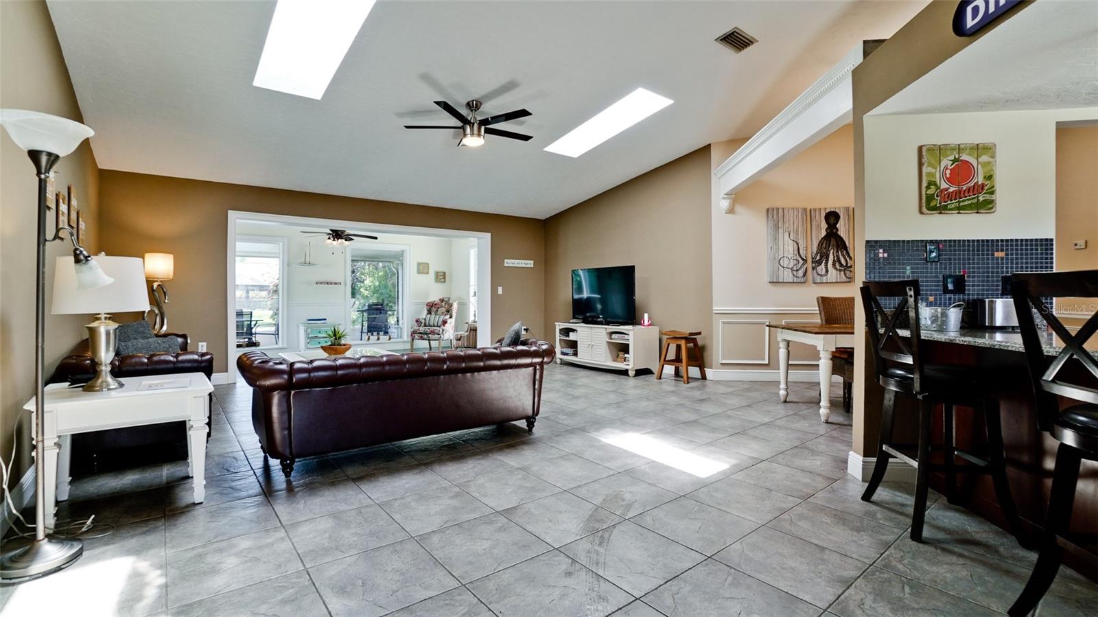 Listing Image #7