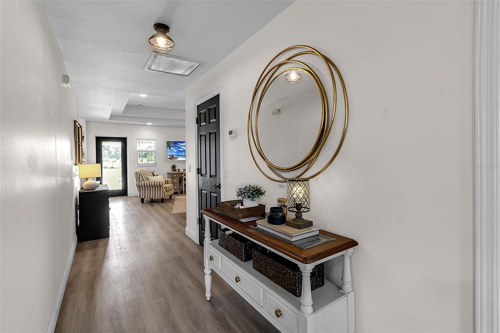 Listing Image #11