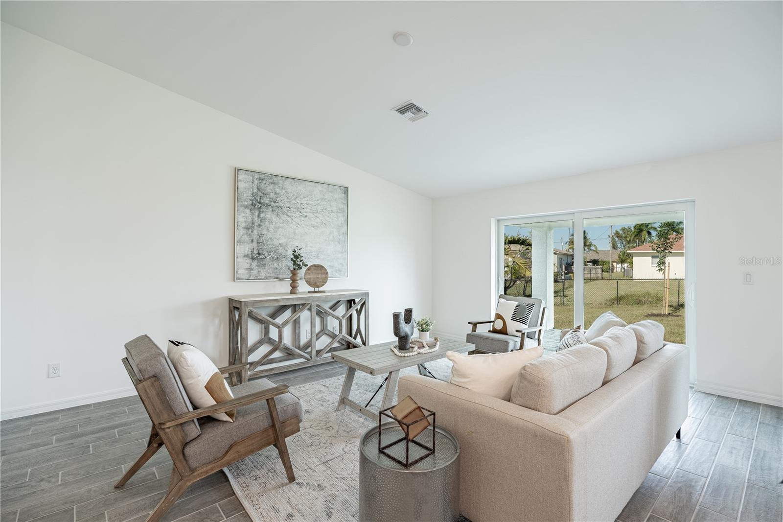 Listing Image #3