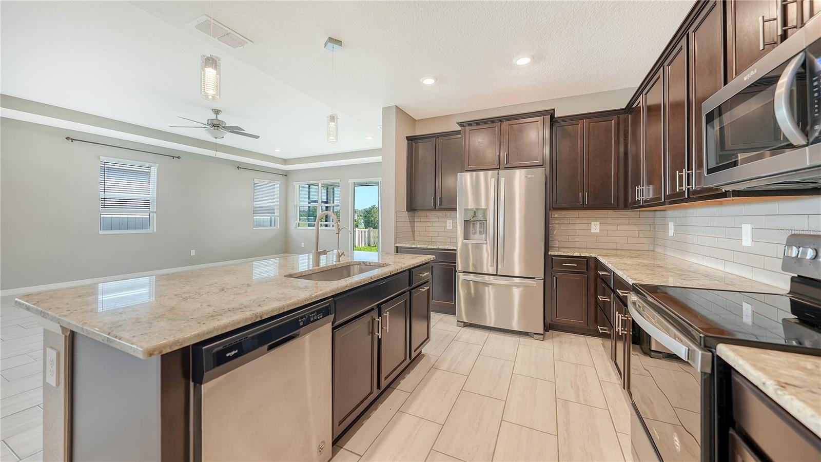 Listing Image #12