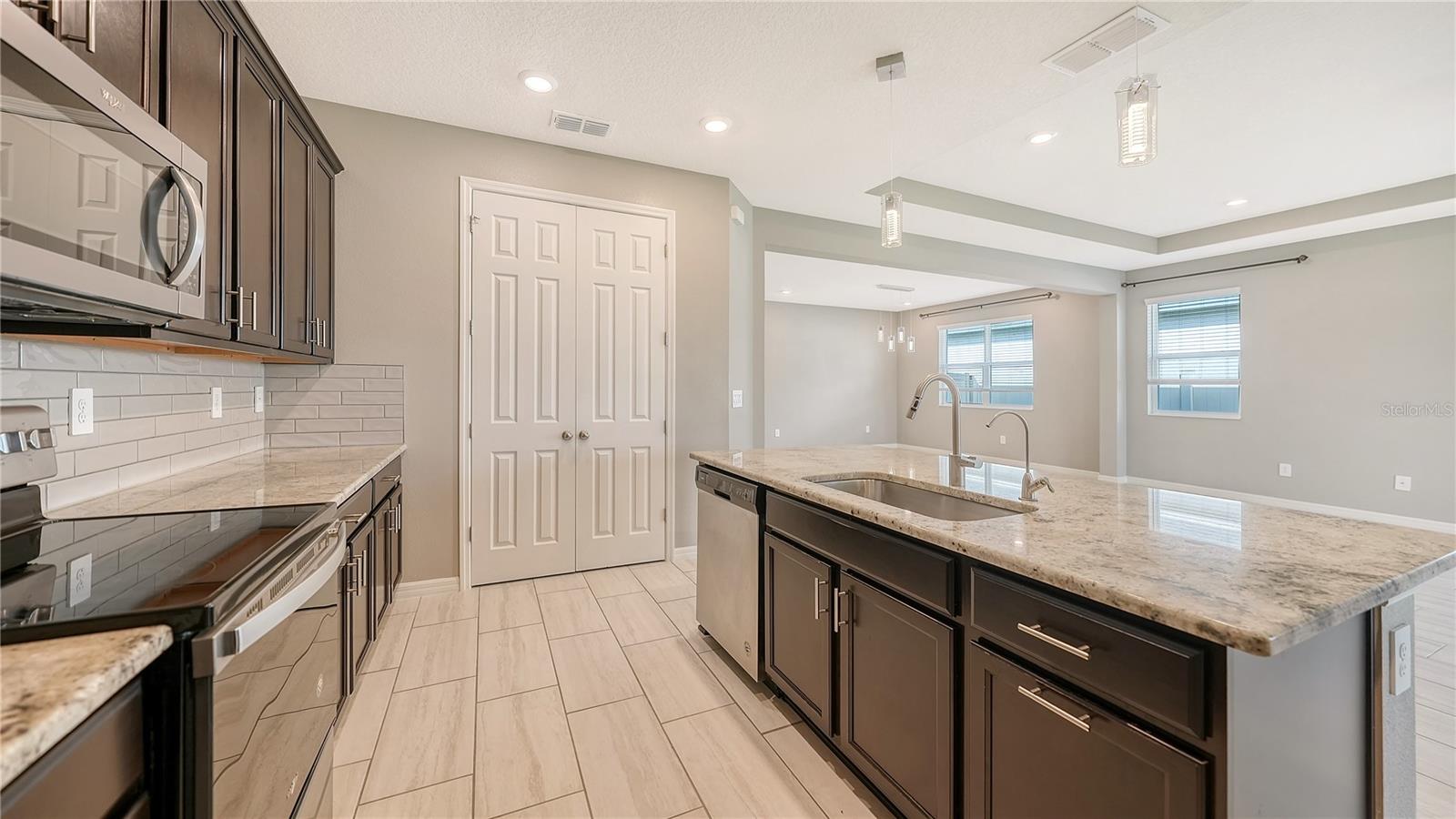 Listing Image #13