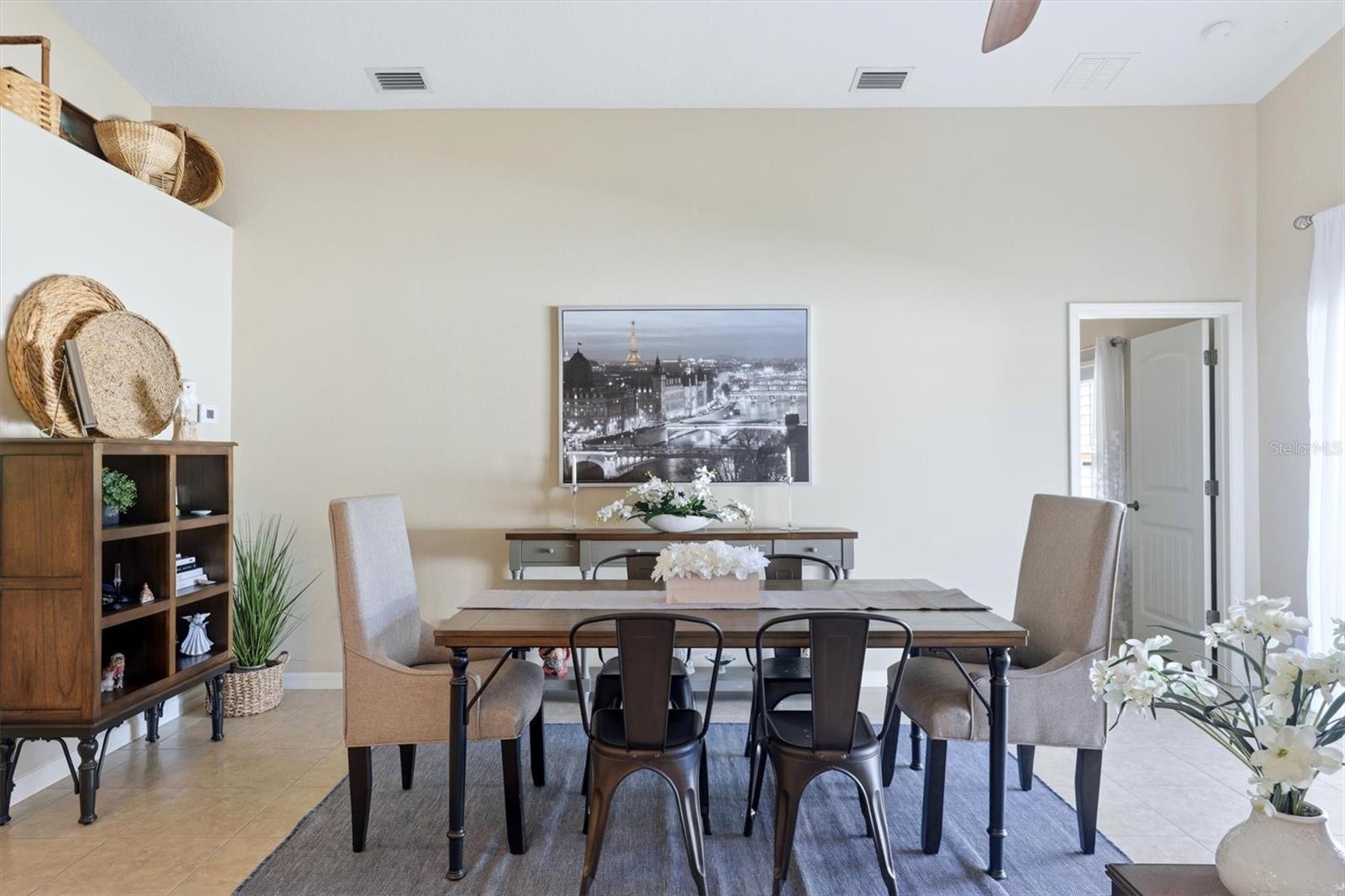 Listing Image #10