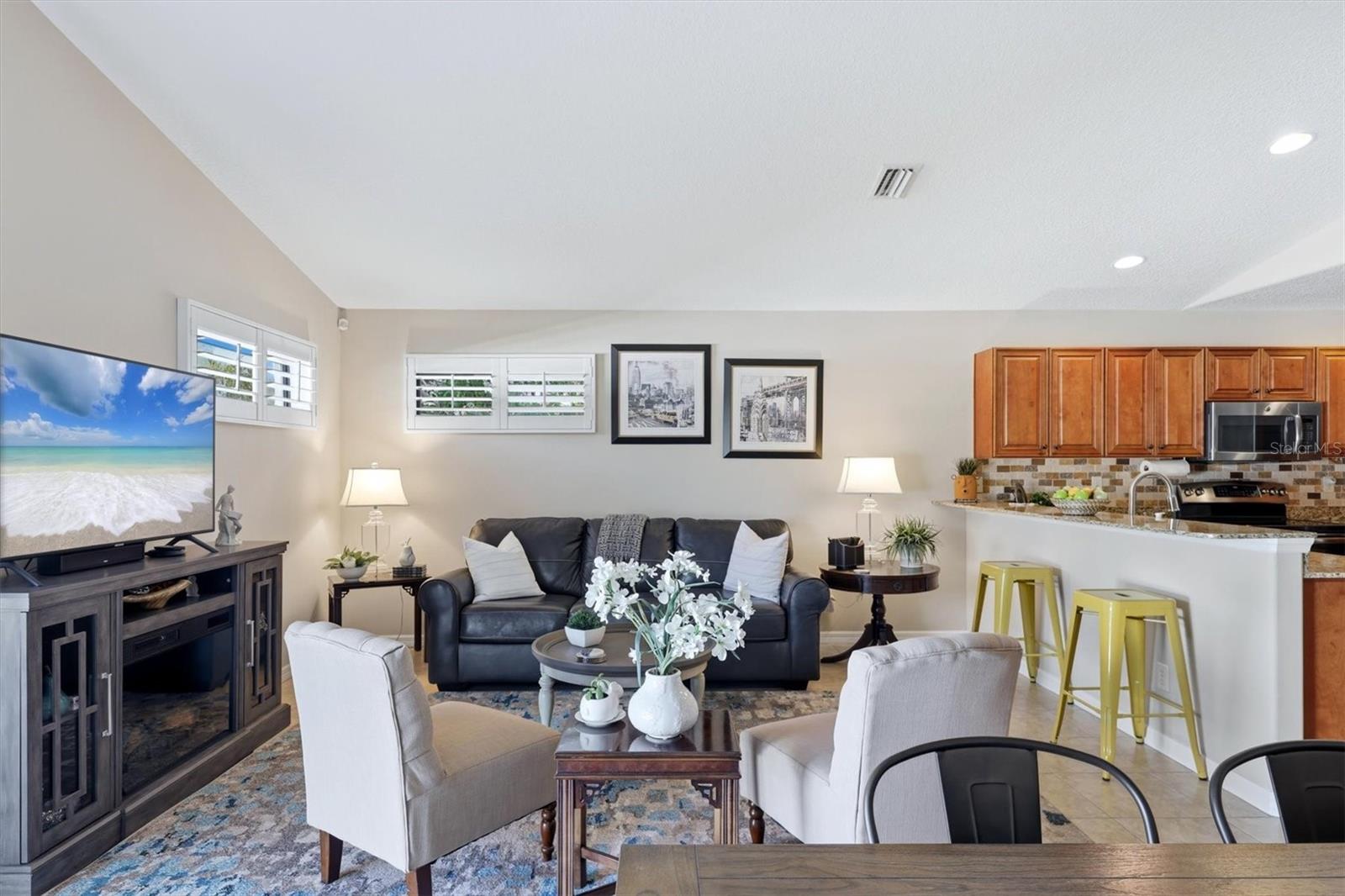 Listing Image #11