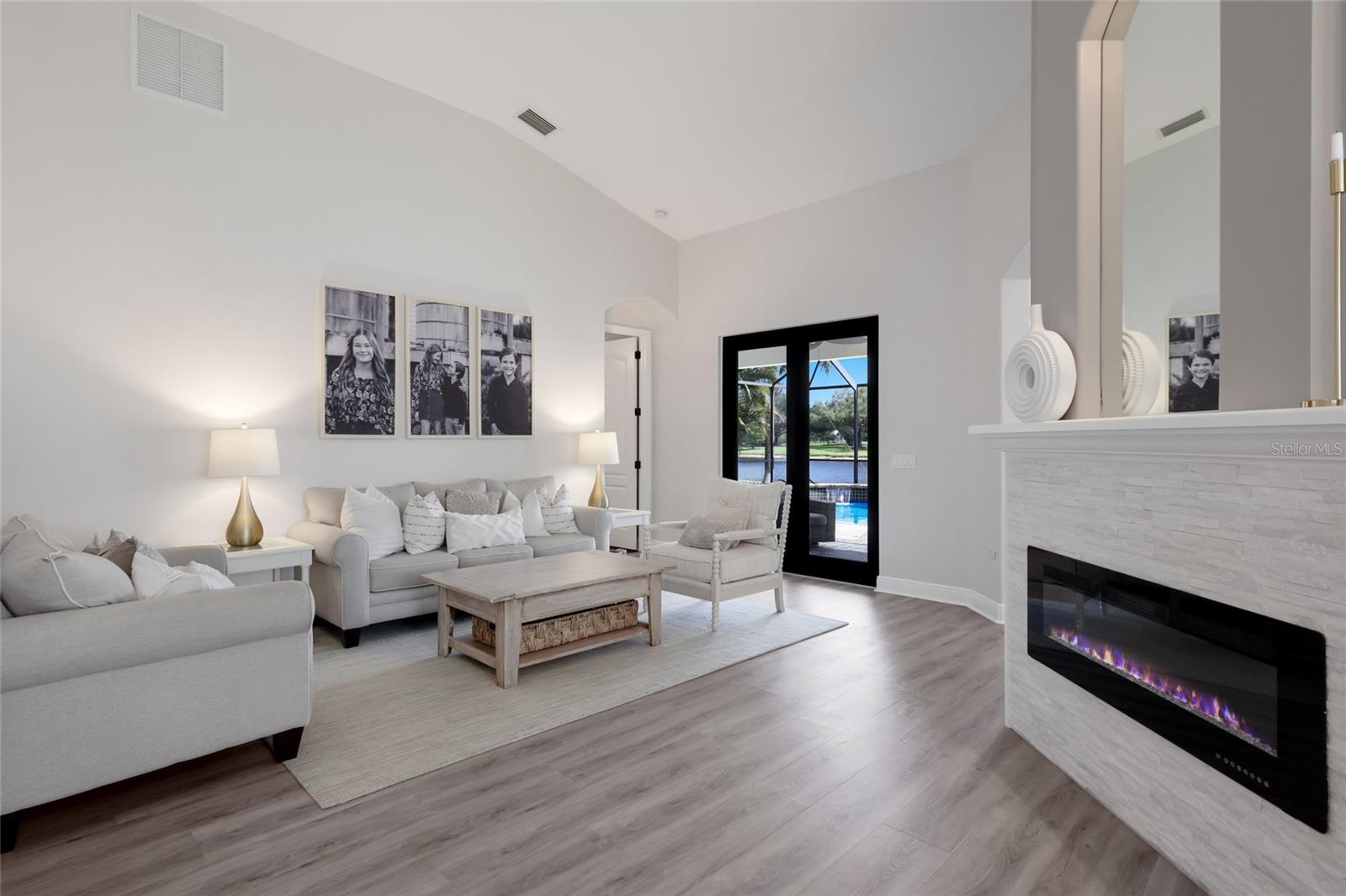 Listing Image #11