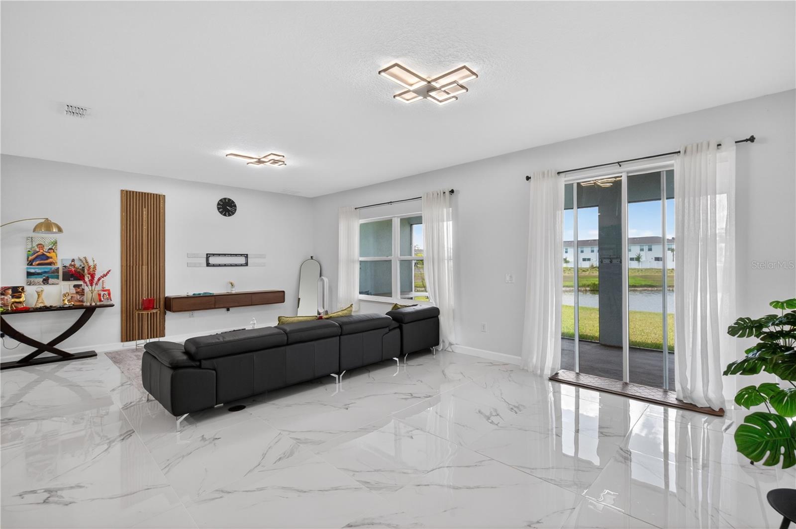 Listing Image #11