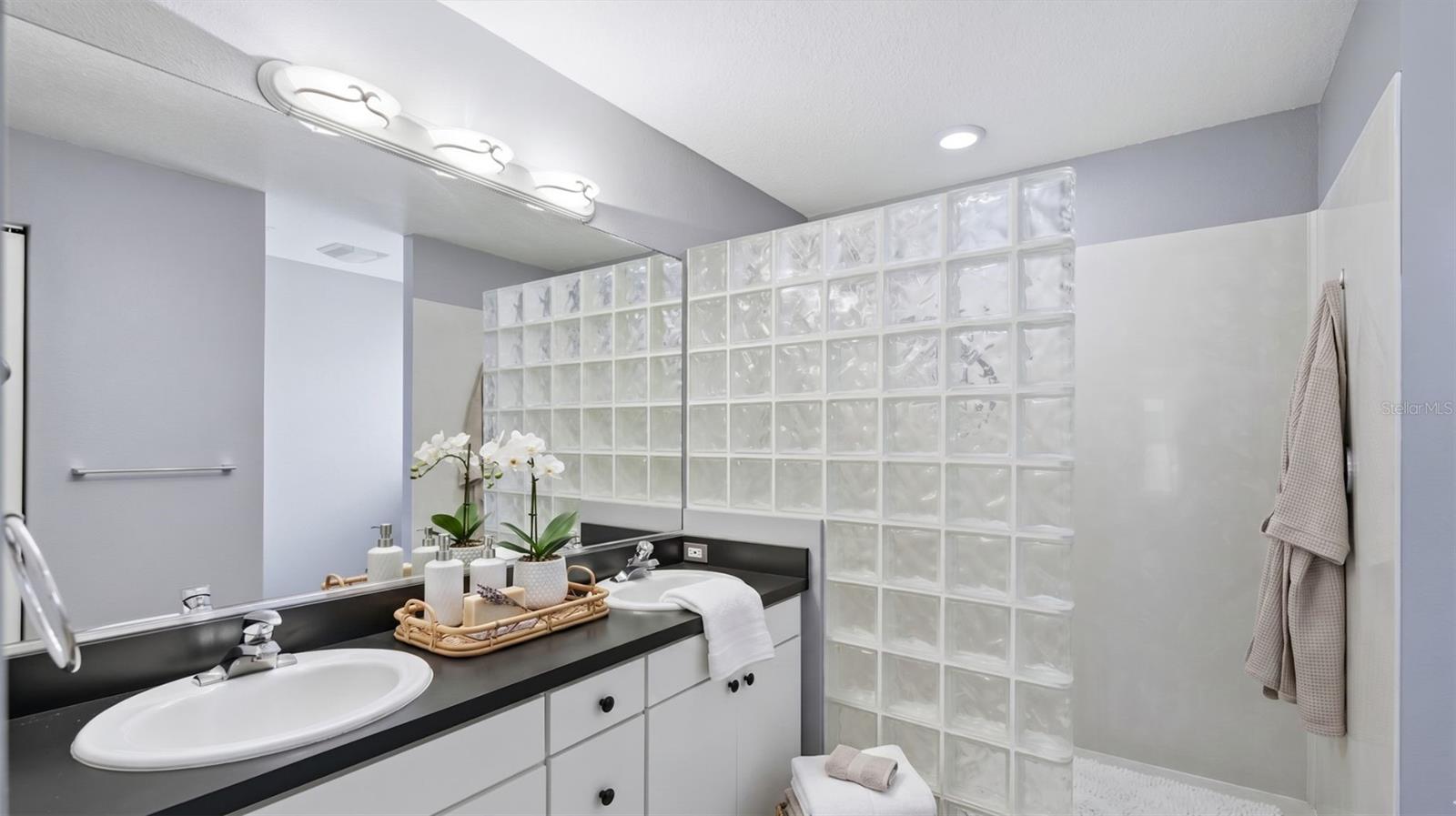Listing Image #34