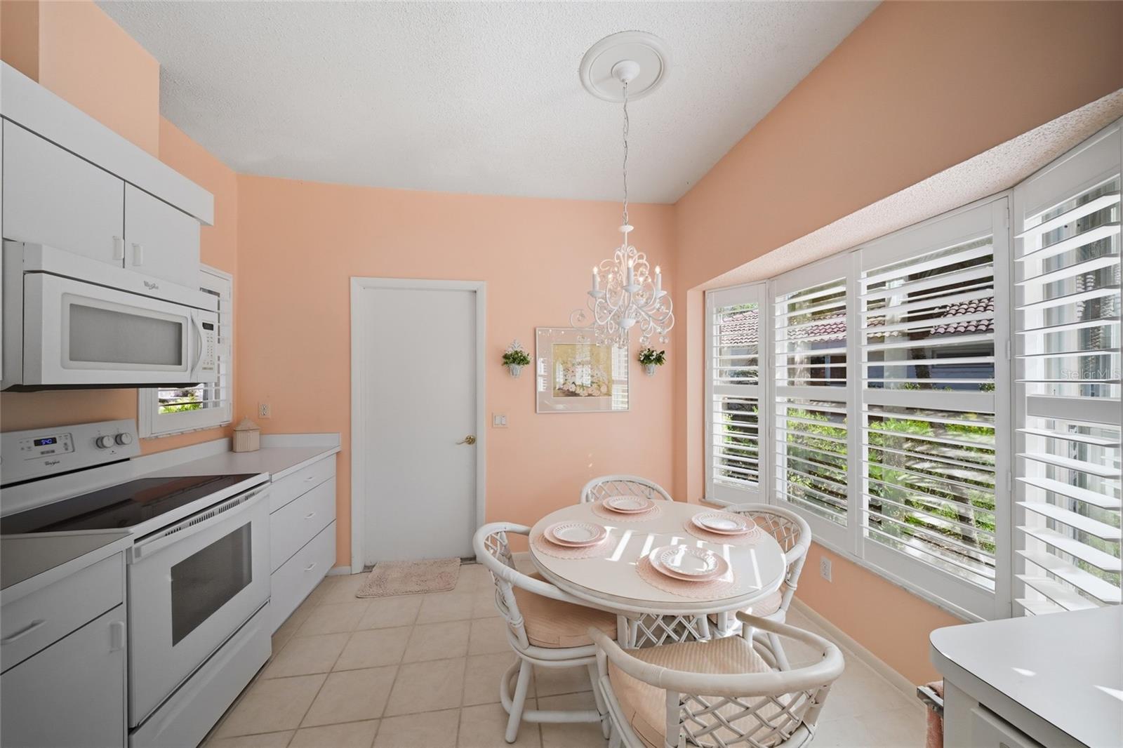 Listing Image #13