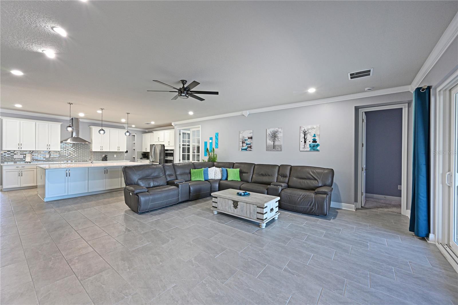 Listing Image #10
