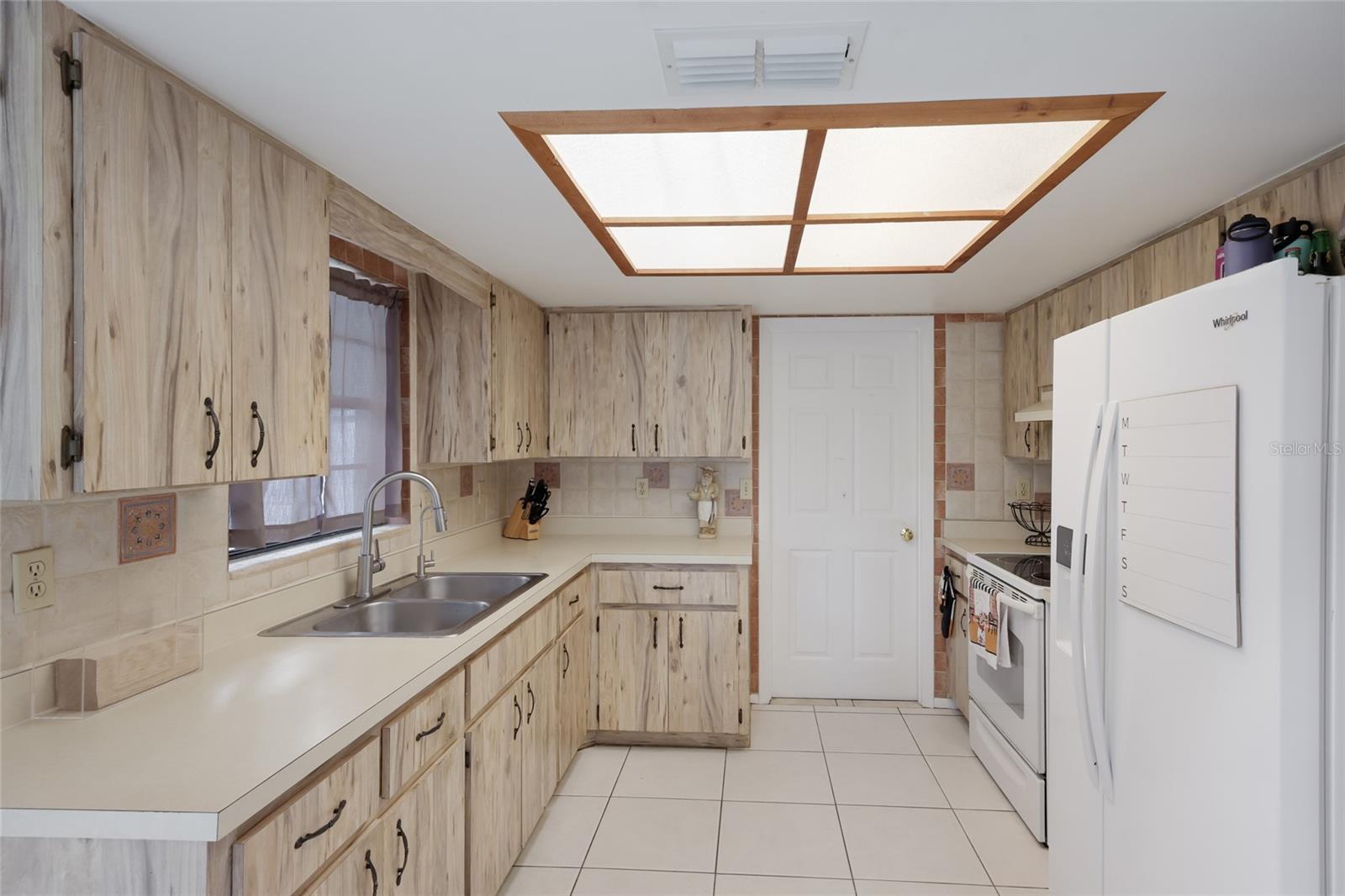 Listing Image #11