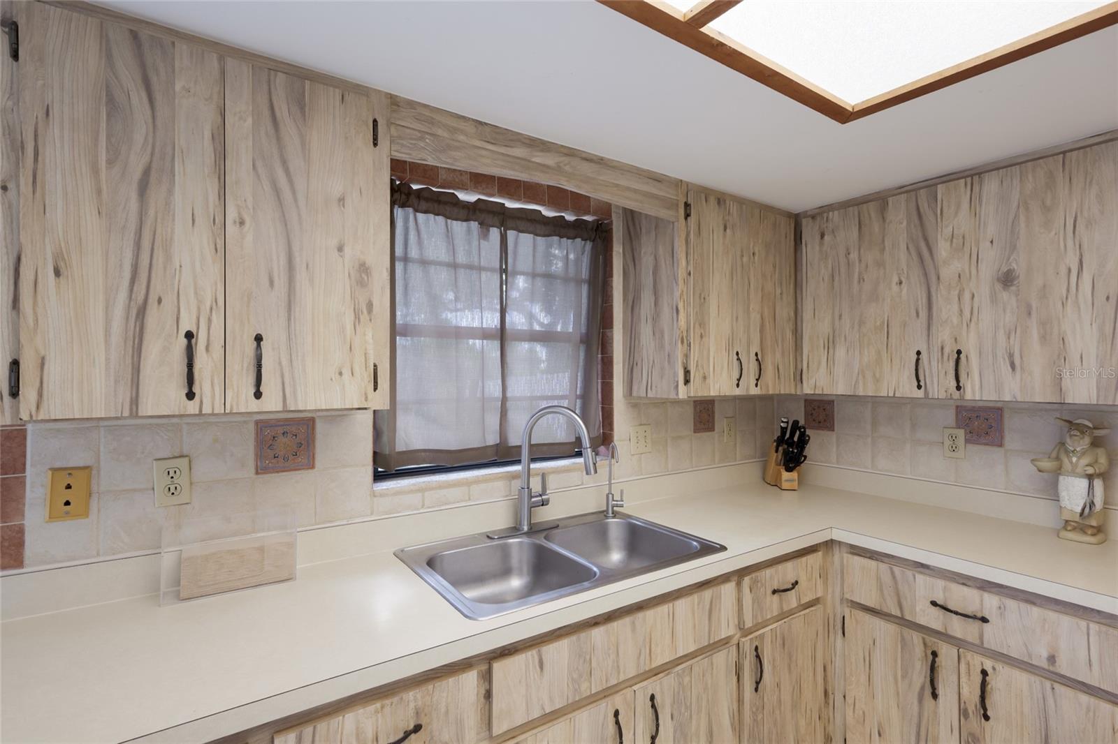 Listing Image #12