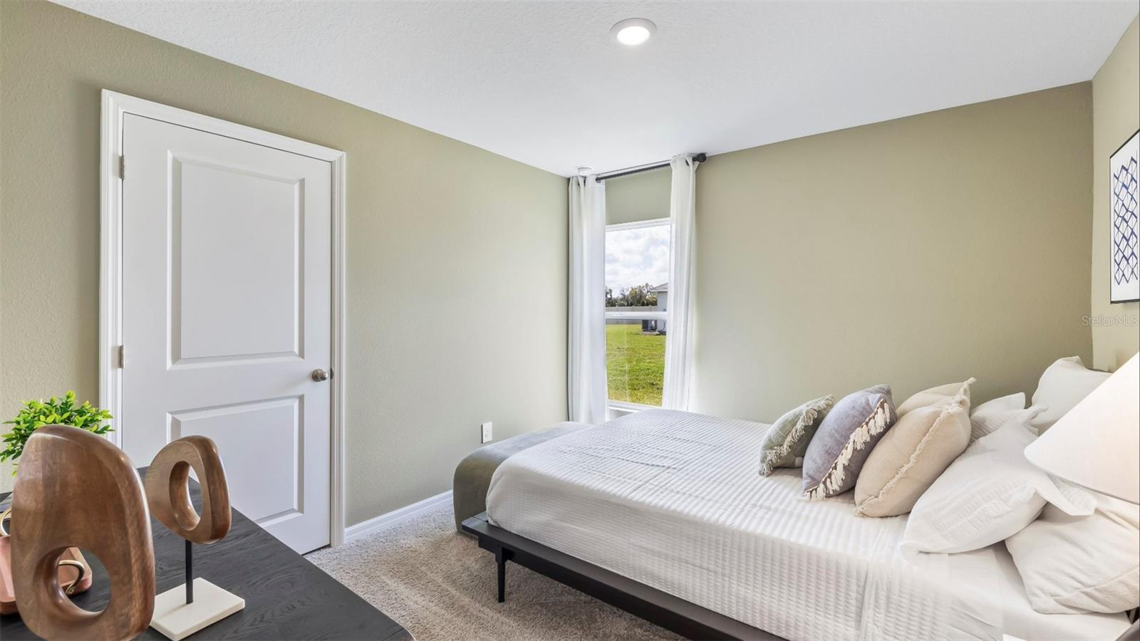 Listing Image #12