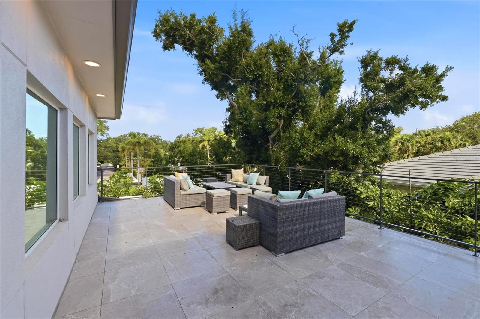 Listing Image #11