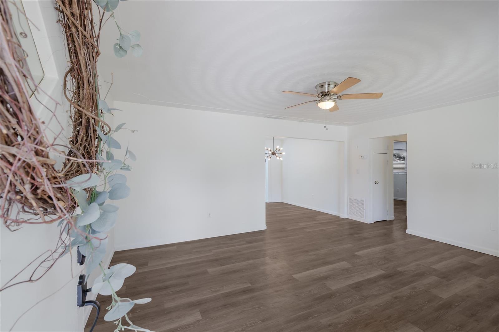 Listing Image #4