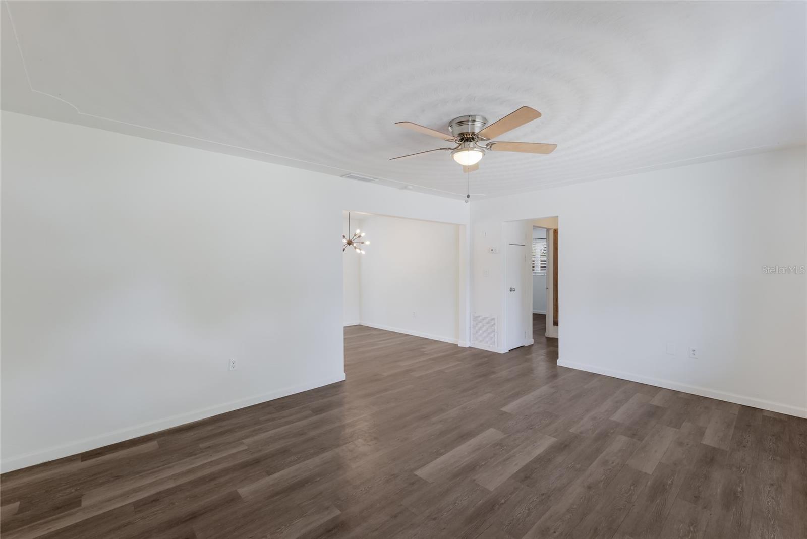 Listing Image #7