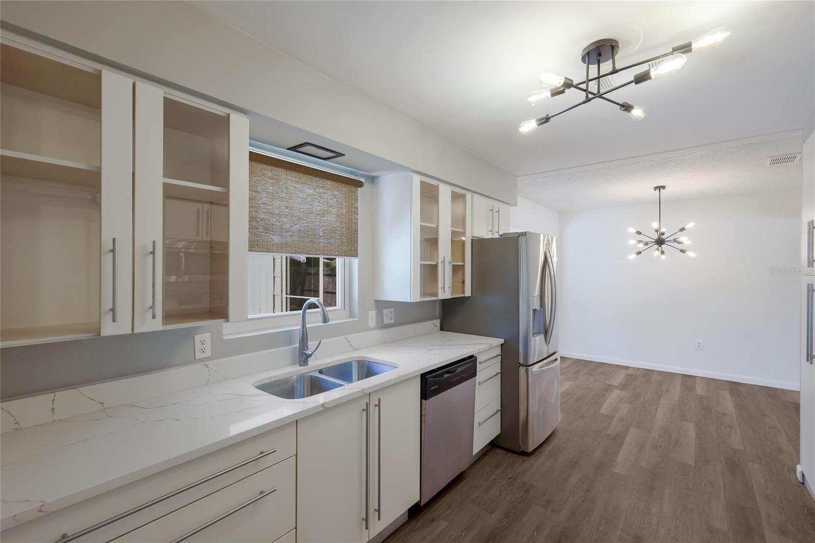 Listing Image #11