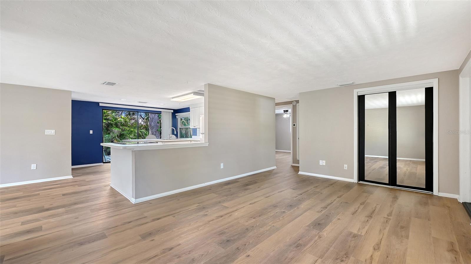 Listing Image #5
