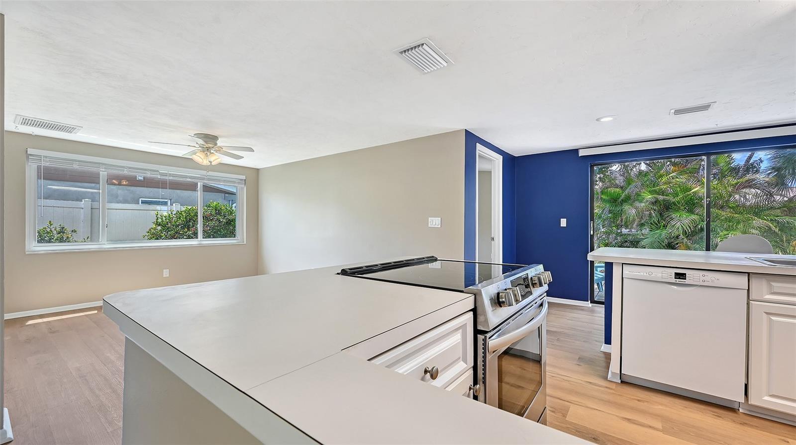 Listing Image #7