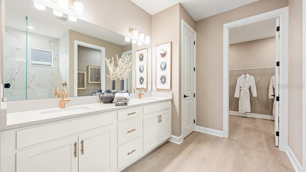 Listing Image #12
