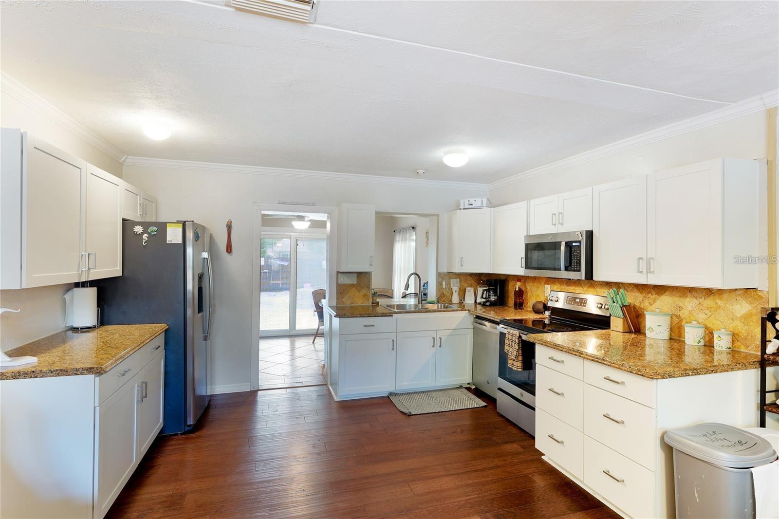 Listing Image #6