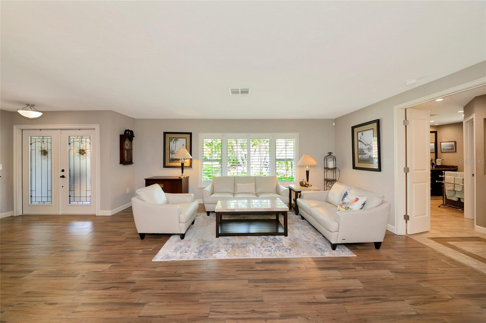 Listing Image #4