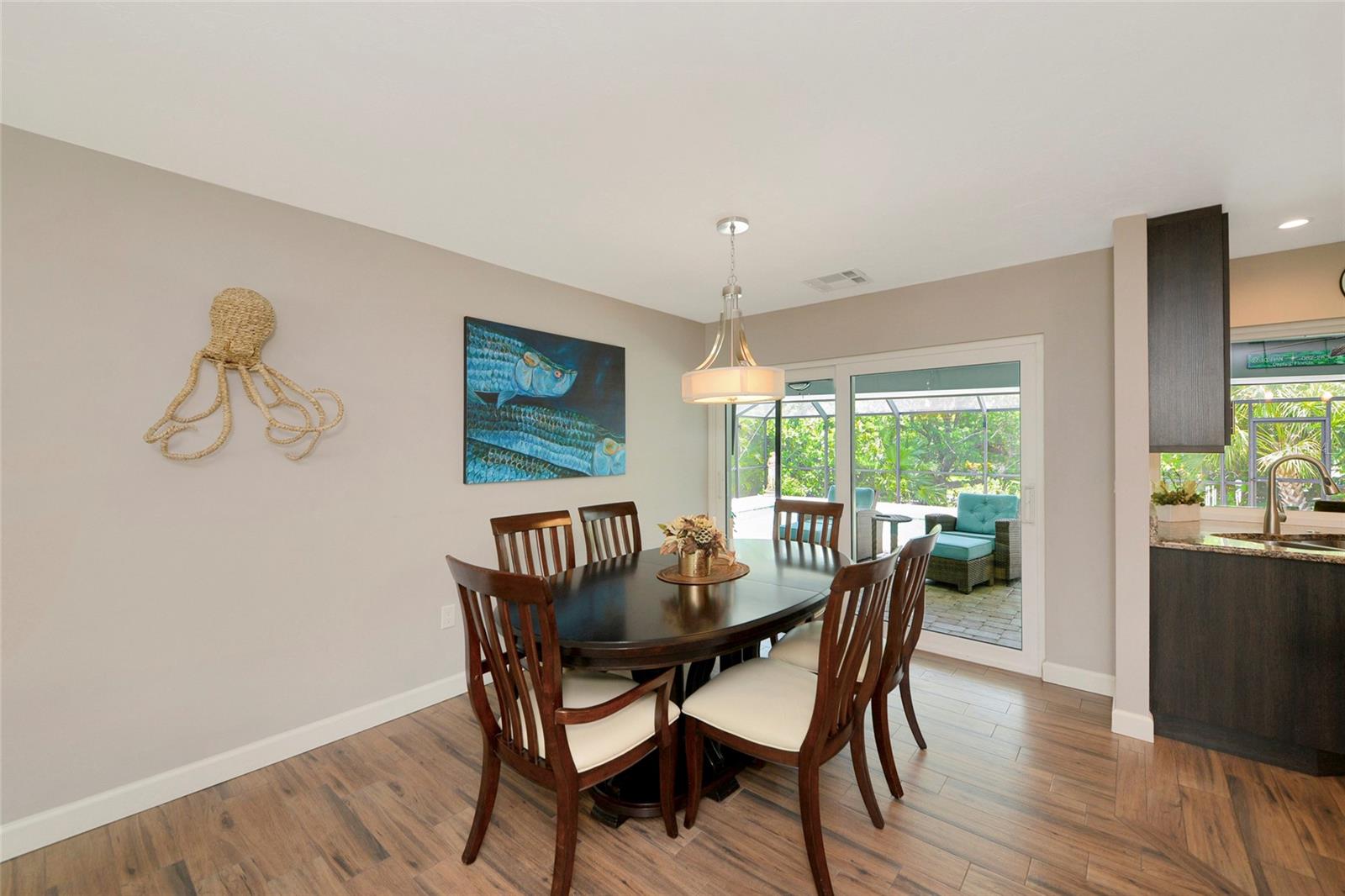 Listing Image #5