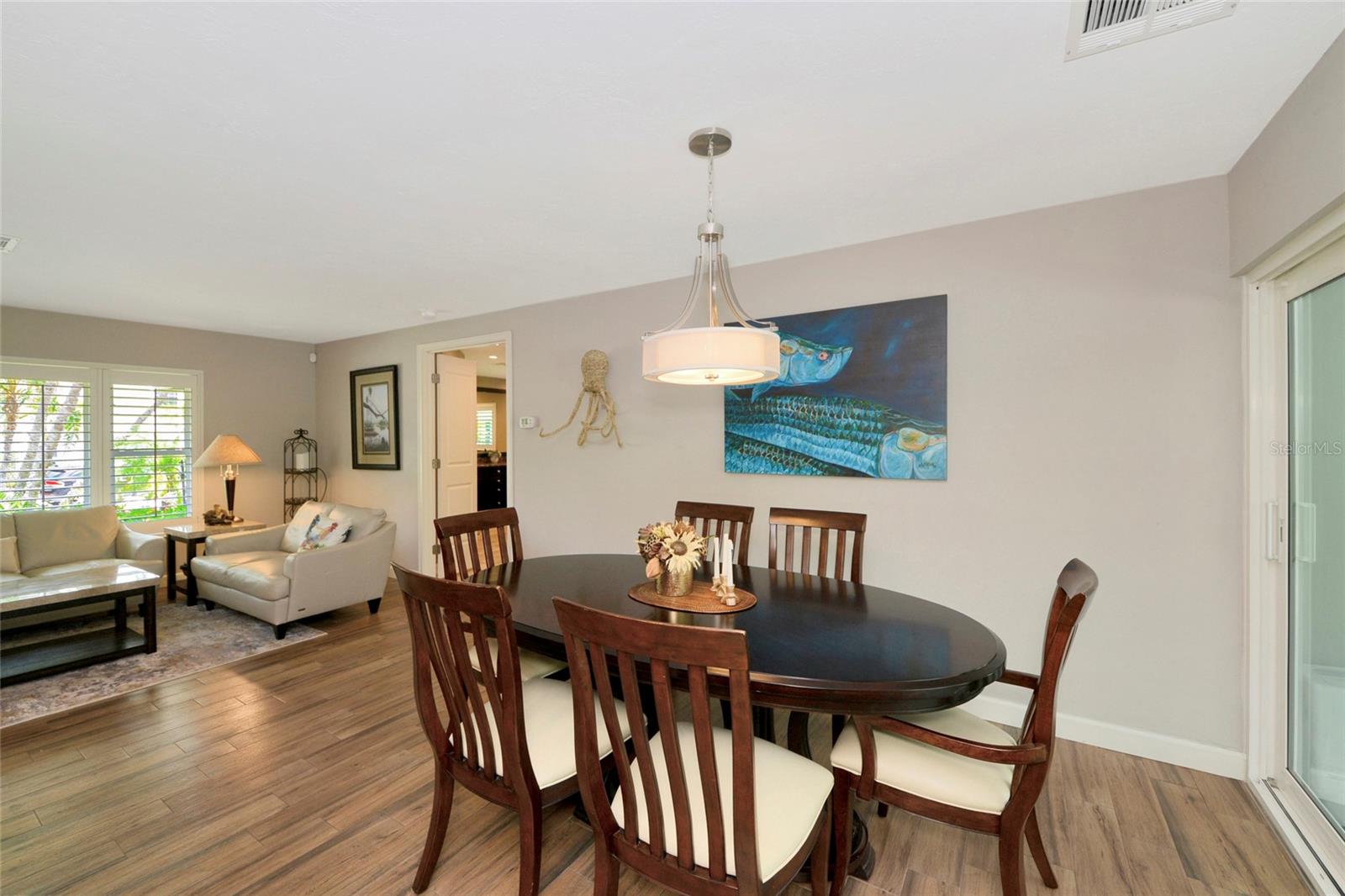 Listing Image #6