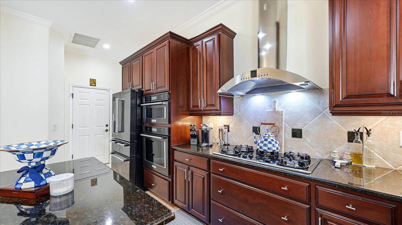 Listing Image #12