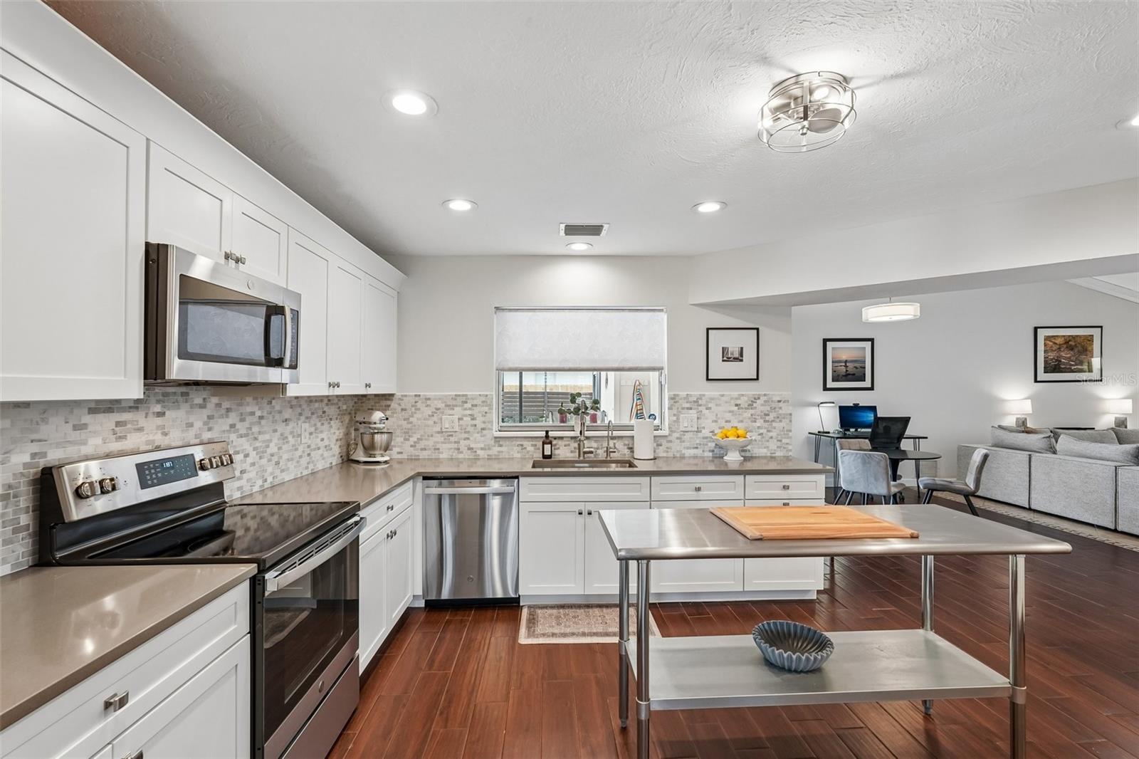 Listing Image #8