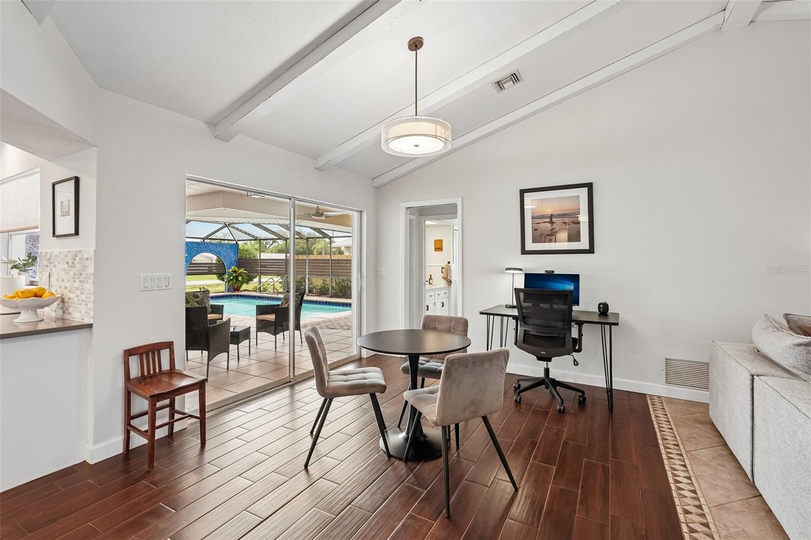 Listing Image #12