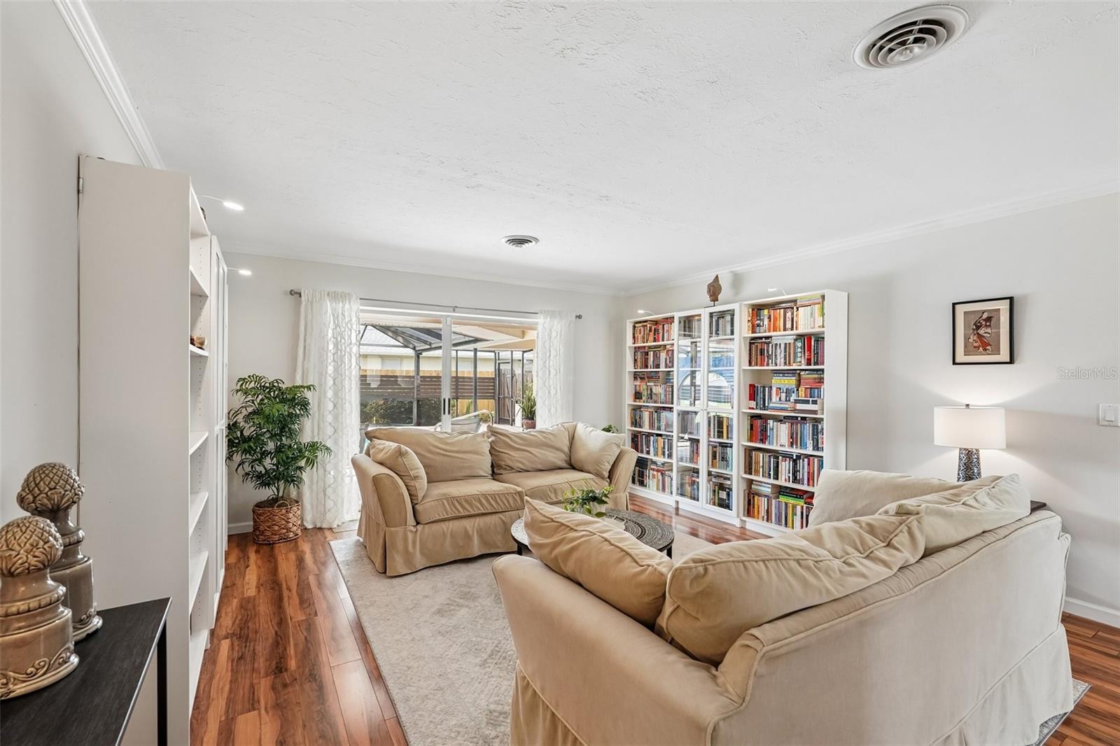 Listing Image #13