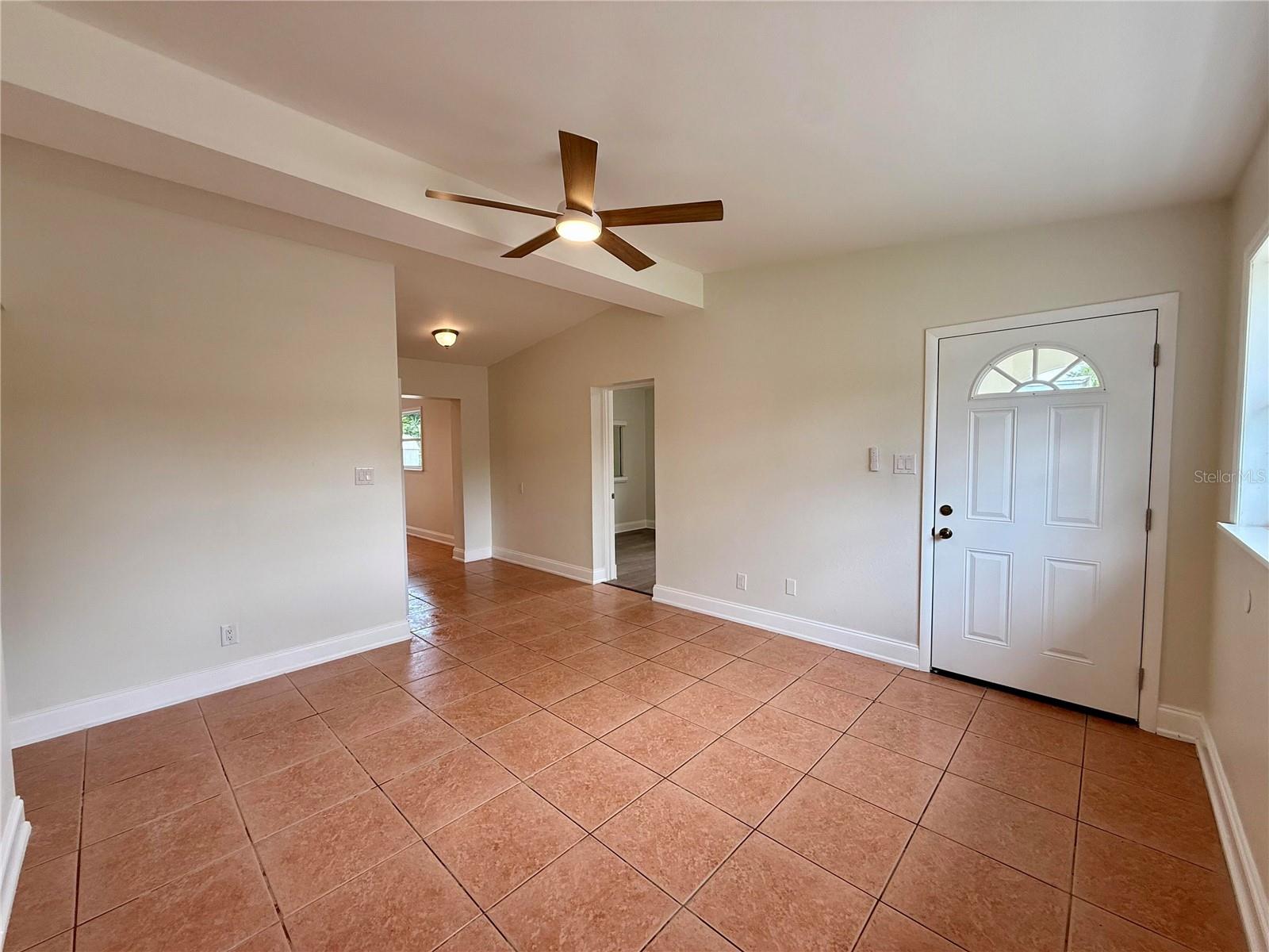 Listing Image #4
