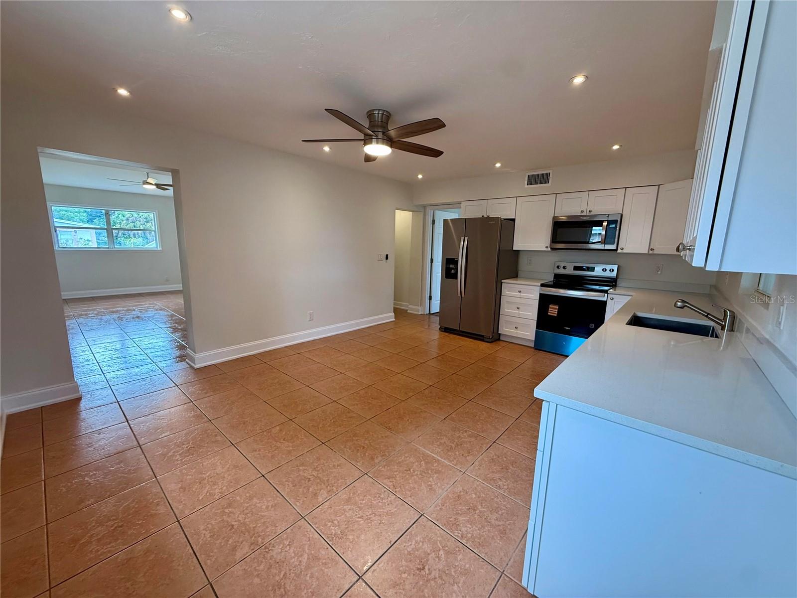 Listing Image #9