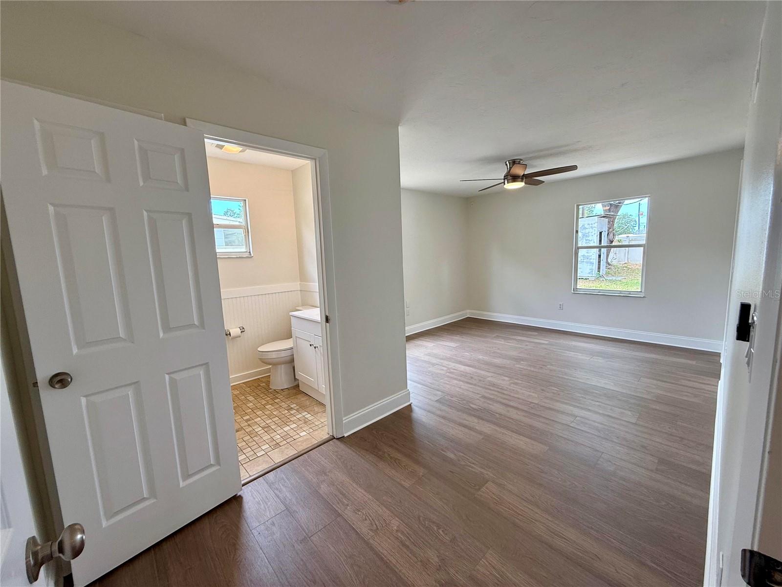 Listing Image #11