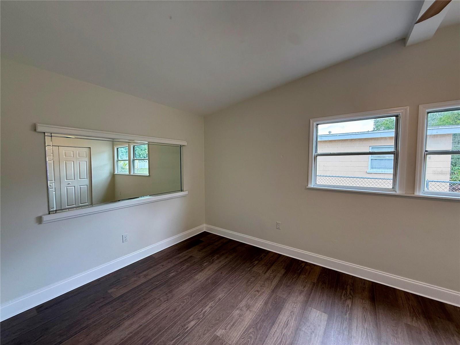 Listing Image #28