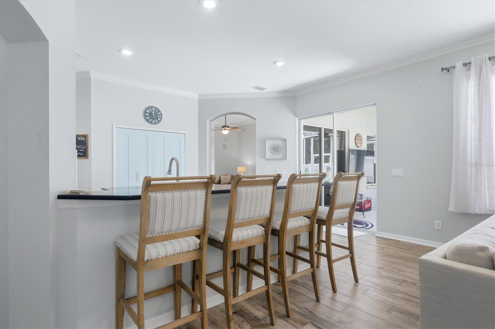 Listing Image #10