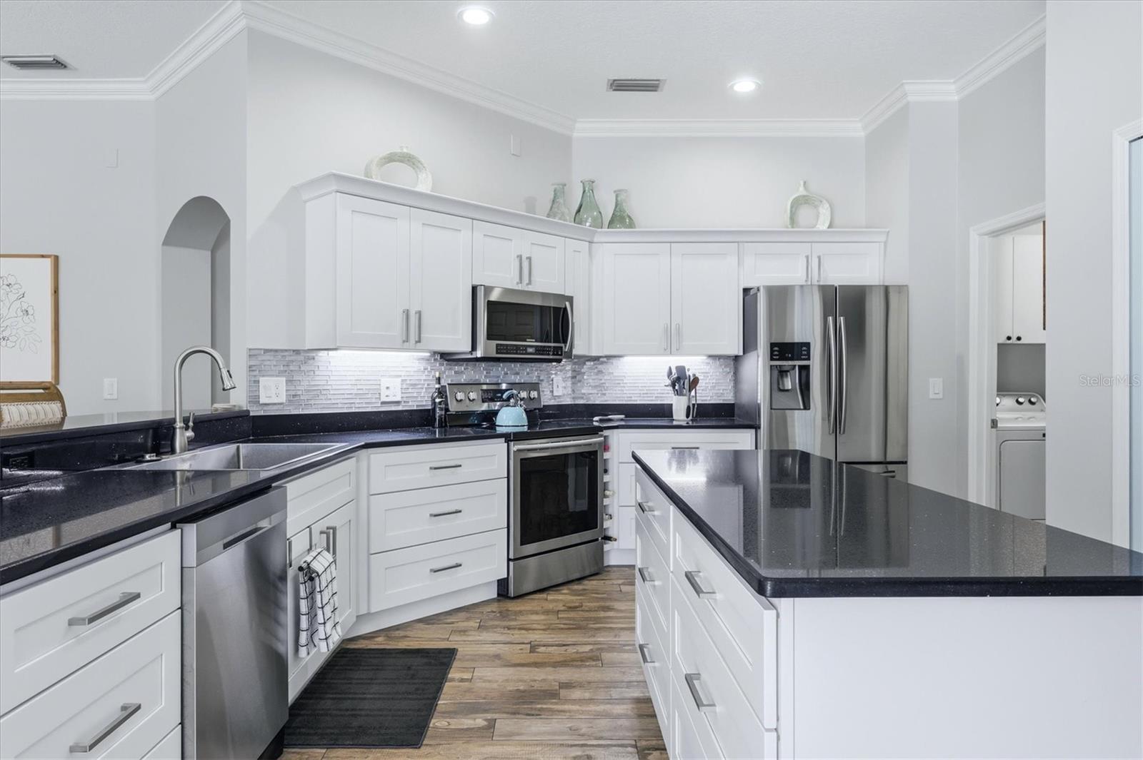 Listing Image #11