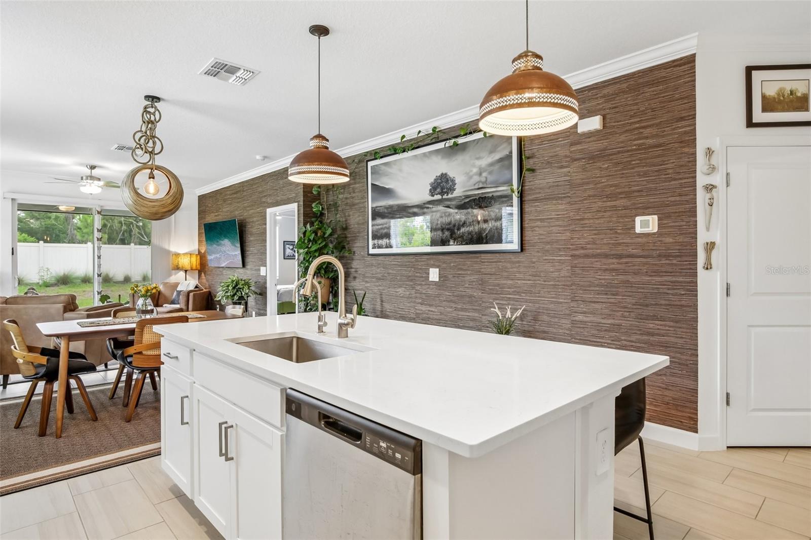 Listing Image #12