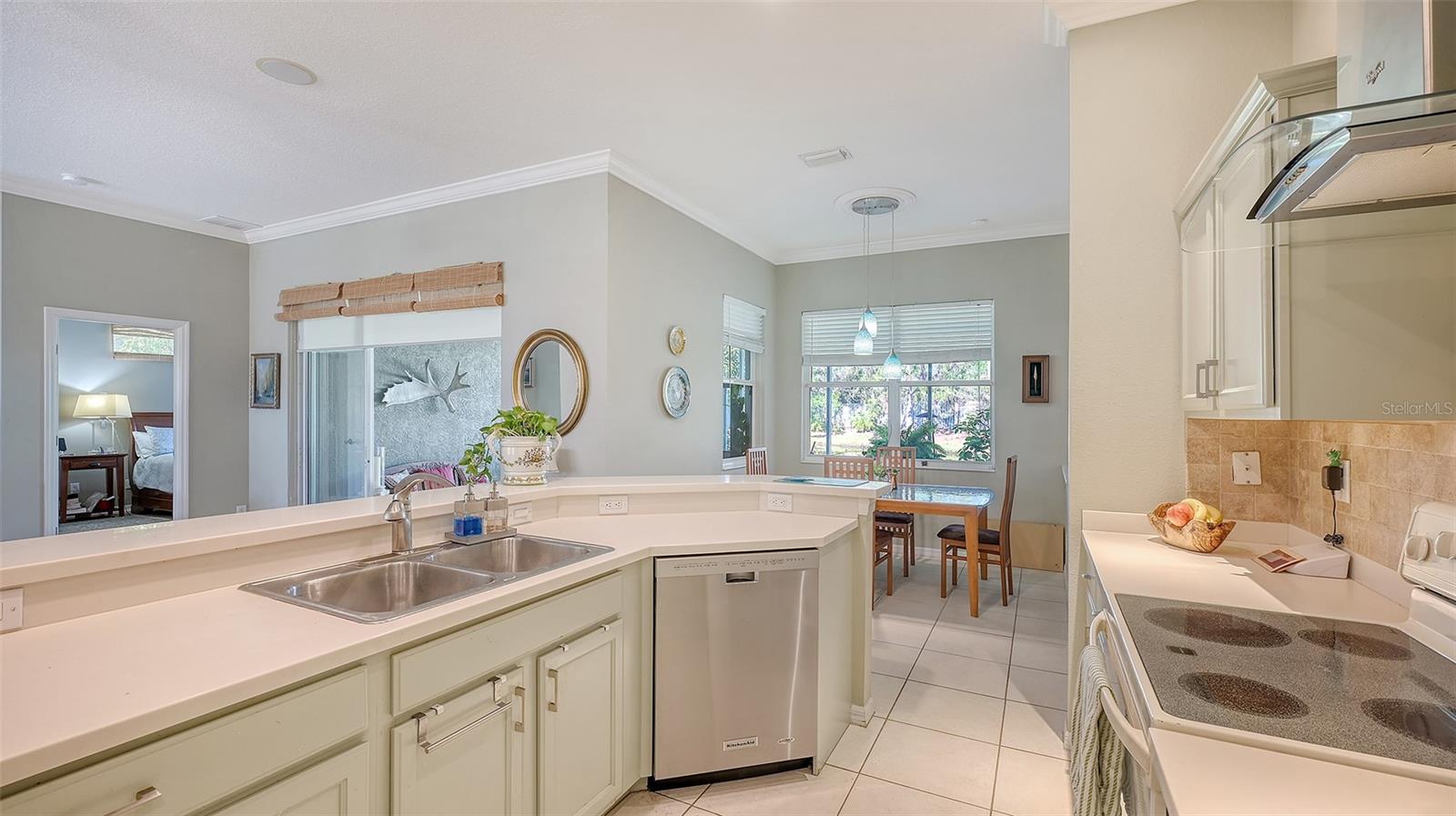 Listing Image #13