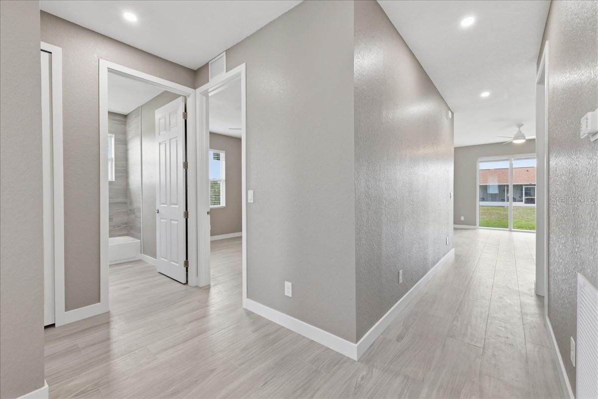 Listing Image #9