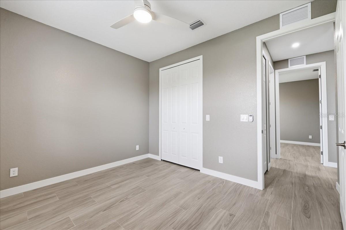 Listing Image #11