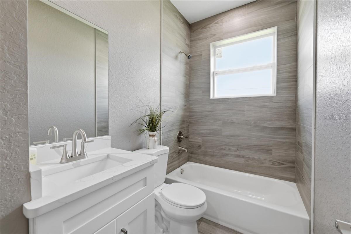 Listing Image #12