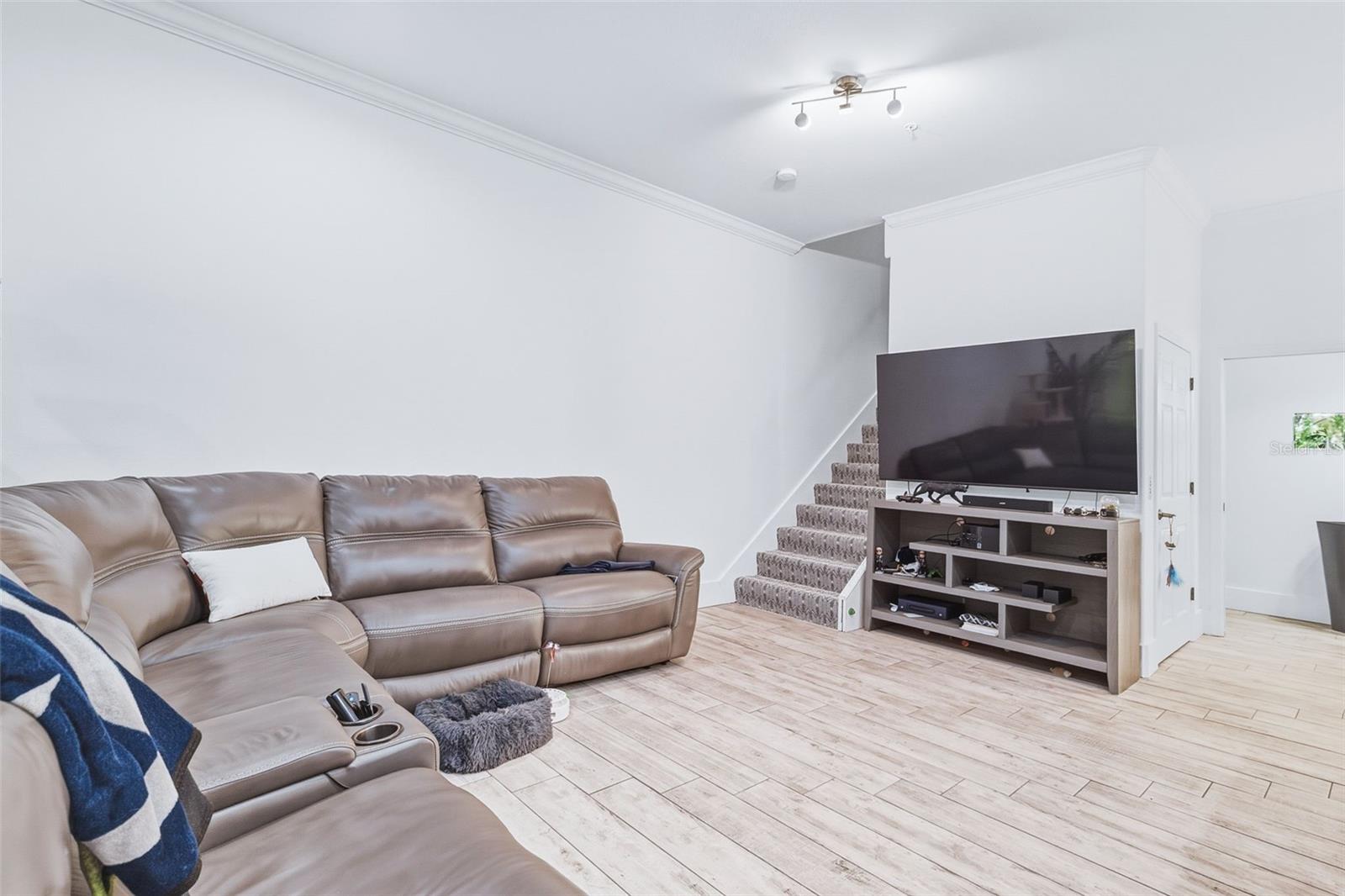 Listing Image #13