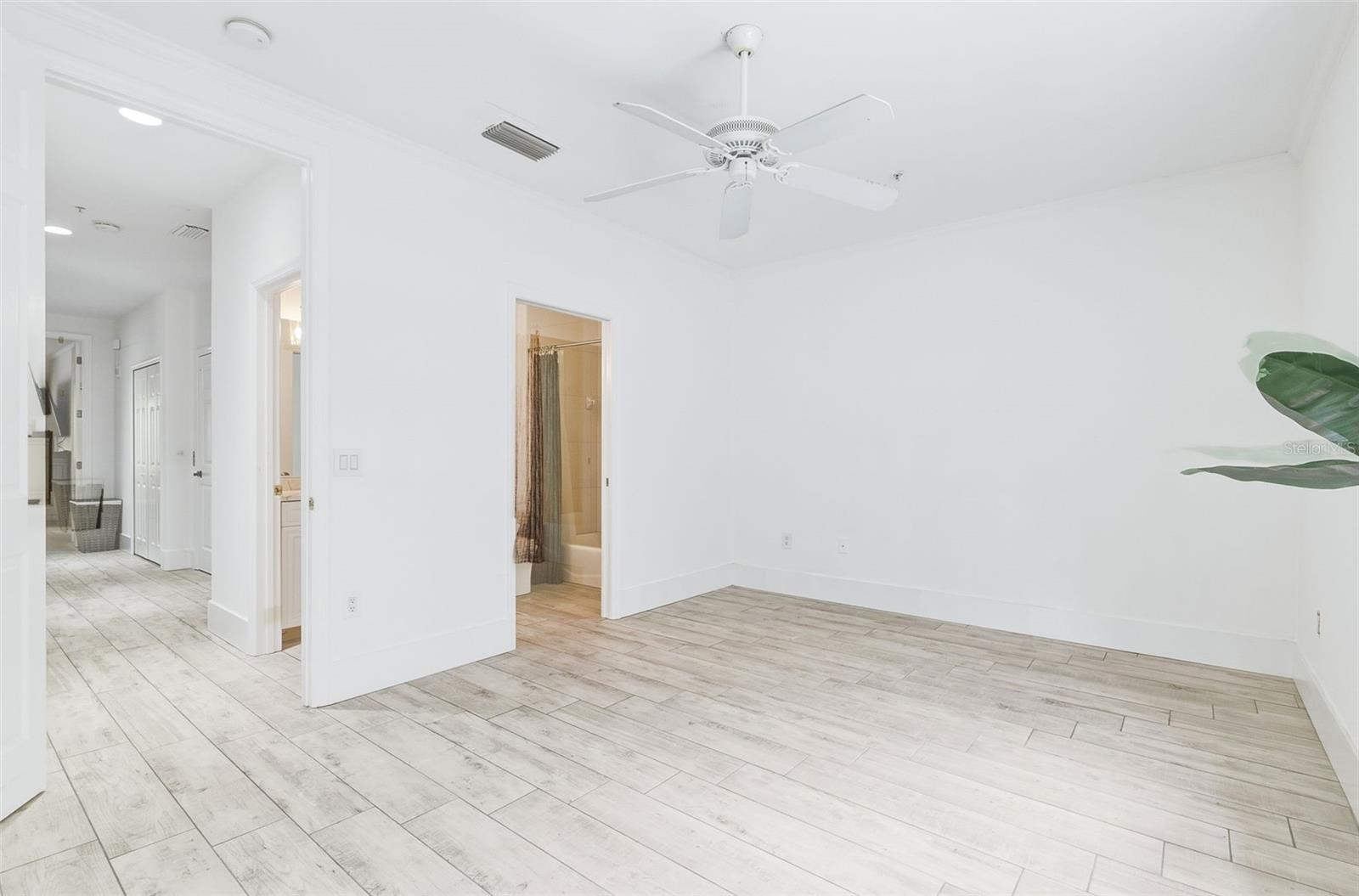 Listing Image #24
